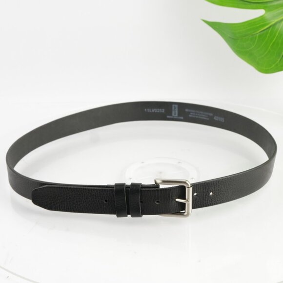 Levis Mens Belt Size 42 Pebbled Black Leather 1 1/4" Width Barrel Buckle Casual - Picture 2 of 12